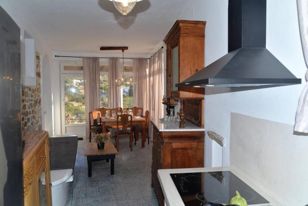 George Farmhouse Chrousa Екстериор снимка