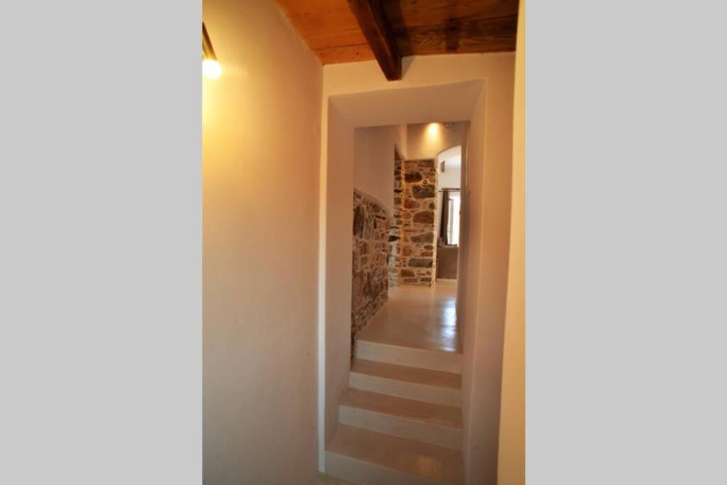 George Farmhouse Chrousa Екстериор снимка