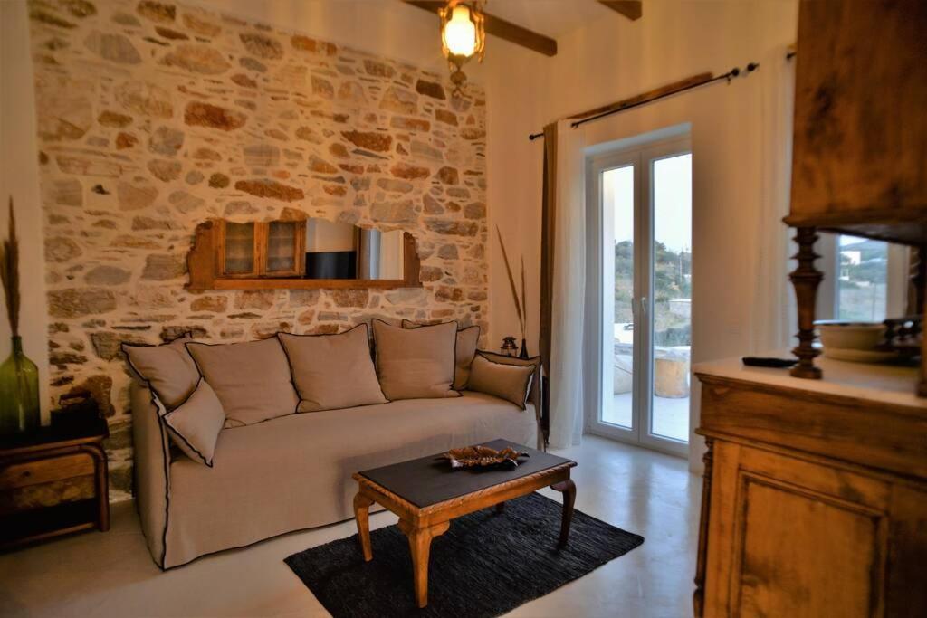 George Farmhouse Chrousa Екстериор снимка