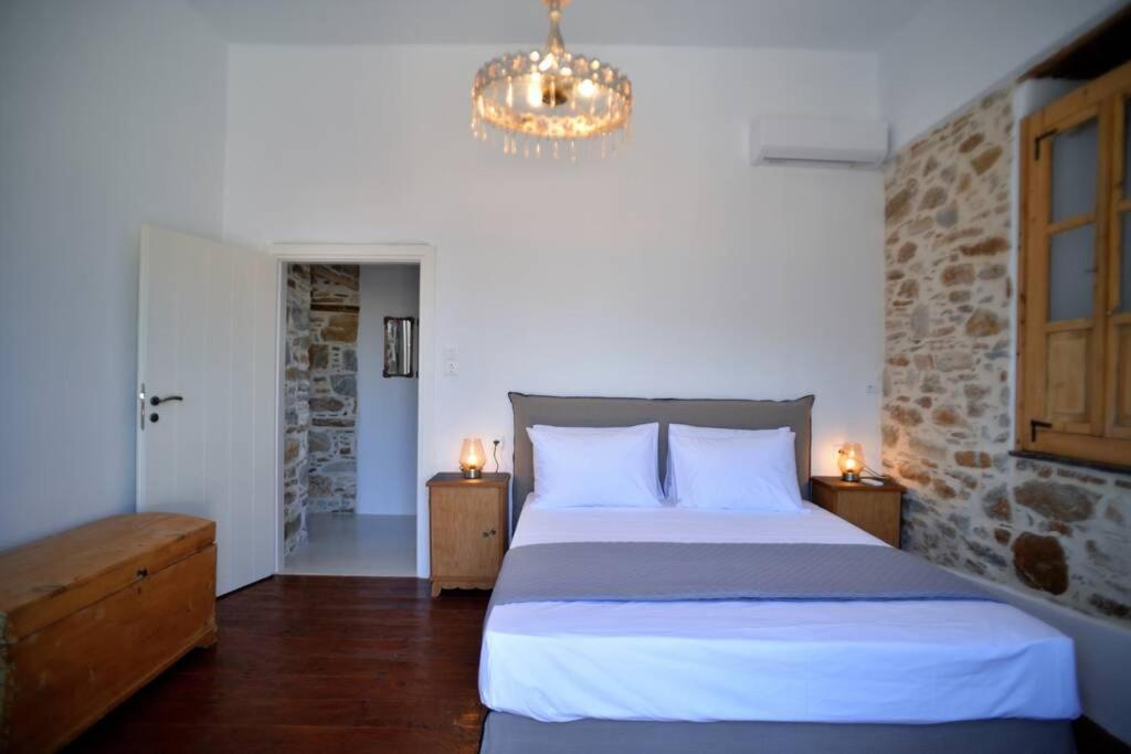 George Farmhouse Chrousa Екстериор снимка