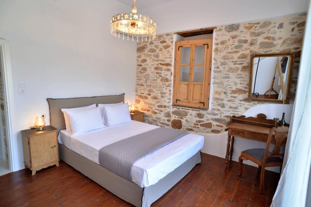 George Farmhouse Chrousa Екстериор снимка