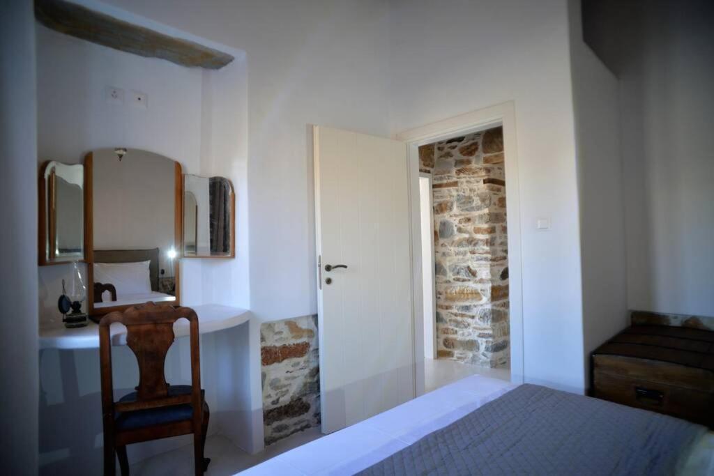 George Farmhouse Chrousa Екстериор снимка