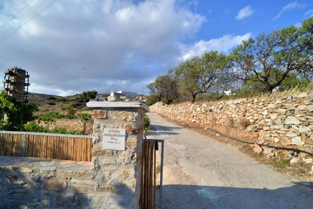 George Farmhouse Chrousa Екстериор снимка